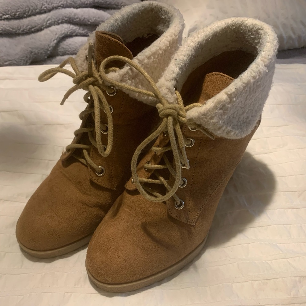 Size 7 Dana Buchman tan booties with wool trim